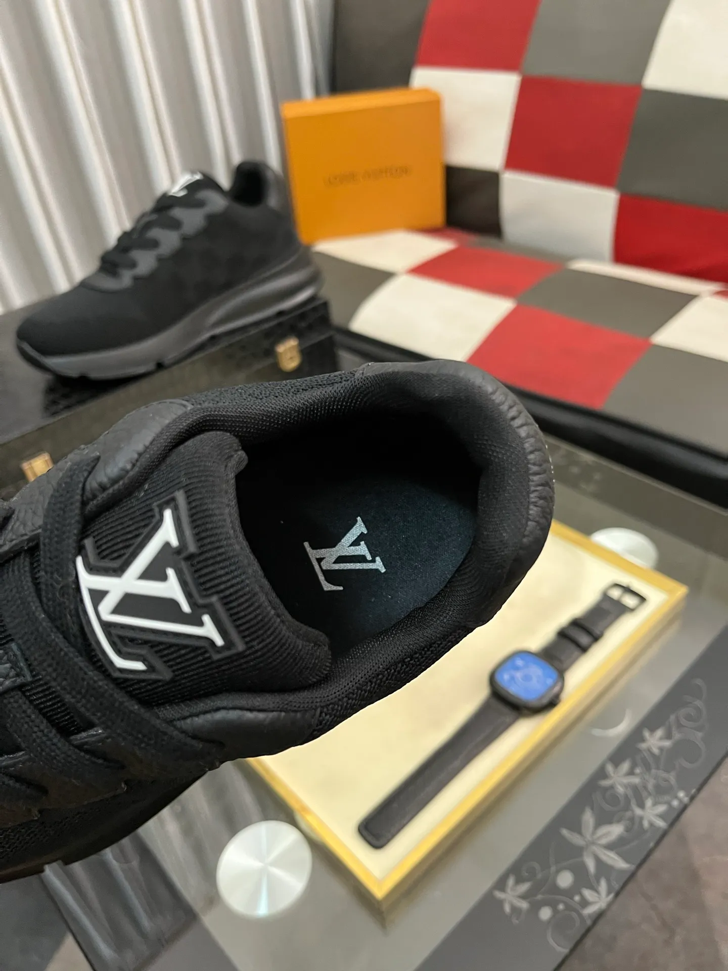 Men's Men's Shoes 💰640⌚️⌚️LV TARINE Louis Vuitton L Family Donkey Brand Casual Sports Shoes Skateboard Shoes Original purchase, development and production This LV Trainer sneaker is made of cow leather to create a complex upper, which requires several hours of ingenious sewing to complete. Inkjet printing renders a unique retro effect, and the classic configuration is from the hands of Virgil Abloh, showing the inspiration of retro basketball shoes. Exquisite packaging at the delivery counter🛍📦 ▪️Fabrics: Original customized first-layer cowhide ▪️Inner lining: Original customized breathable mesh ▪️Outsole: Original molded two-color TPU combination outsole ▪️Size: 38-44